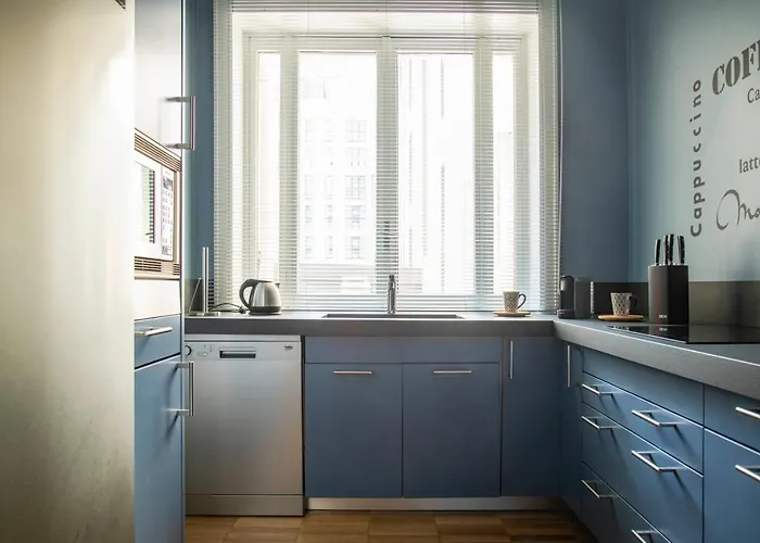 Apartment An Elegant Vacation Rental Near Duomo Milan, 2 Bedrooms, 6 Guests *