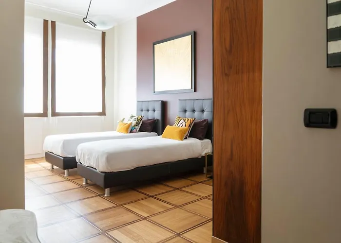 An Elegant Vacation Rental Near Duomo Milan, 2 Bedrooms, 6 Guests * Milan