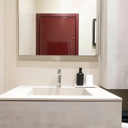 Elegance In Downtown Appartamento