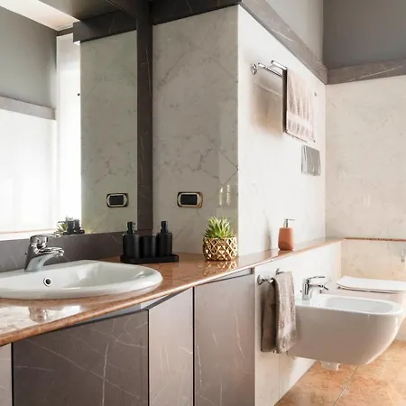 Apartment Elegance In Downtown Milan