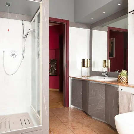 Elegance In Downtown Milano